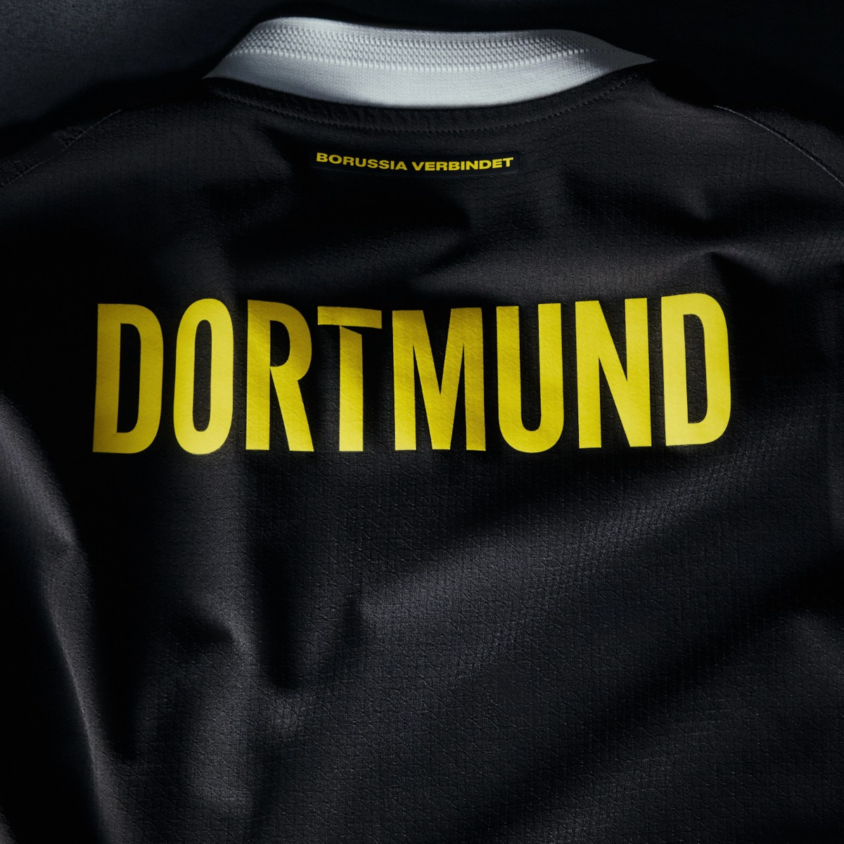 Borussia Dortmund Away 26/27 Kids Shirt Kit