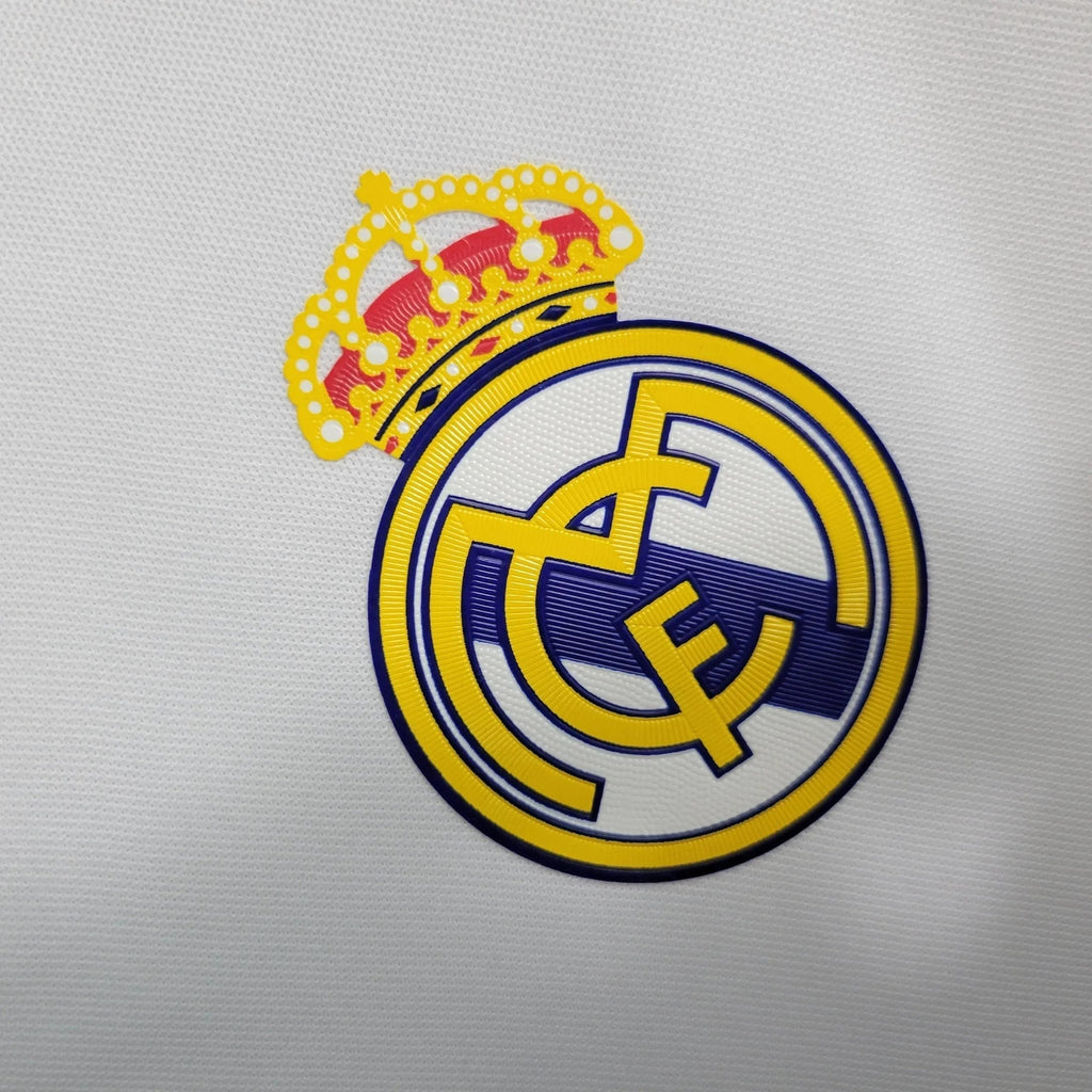 Real Madrid Retro 16/17 Men's Shirt