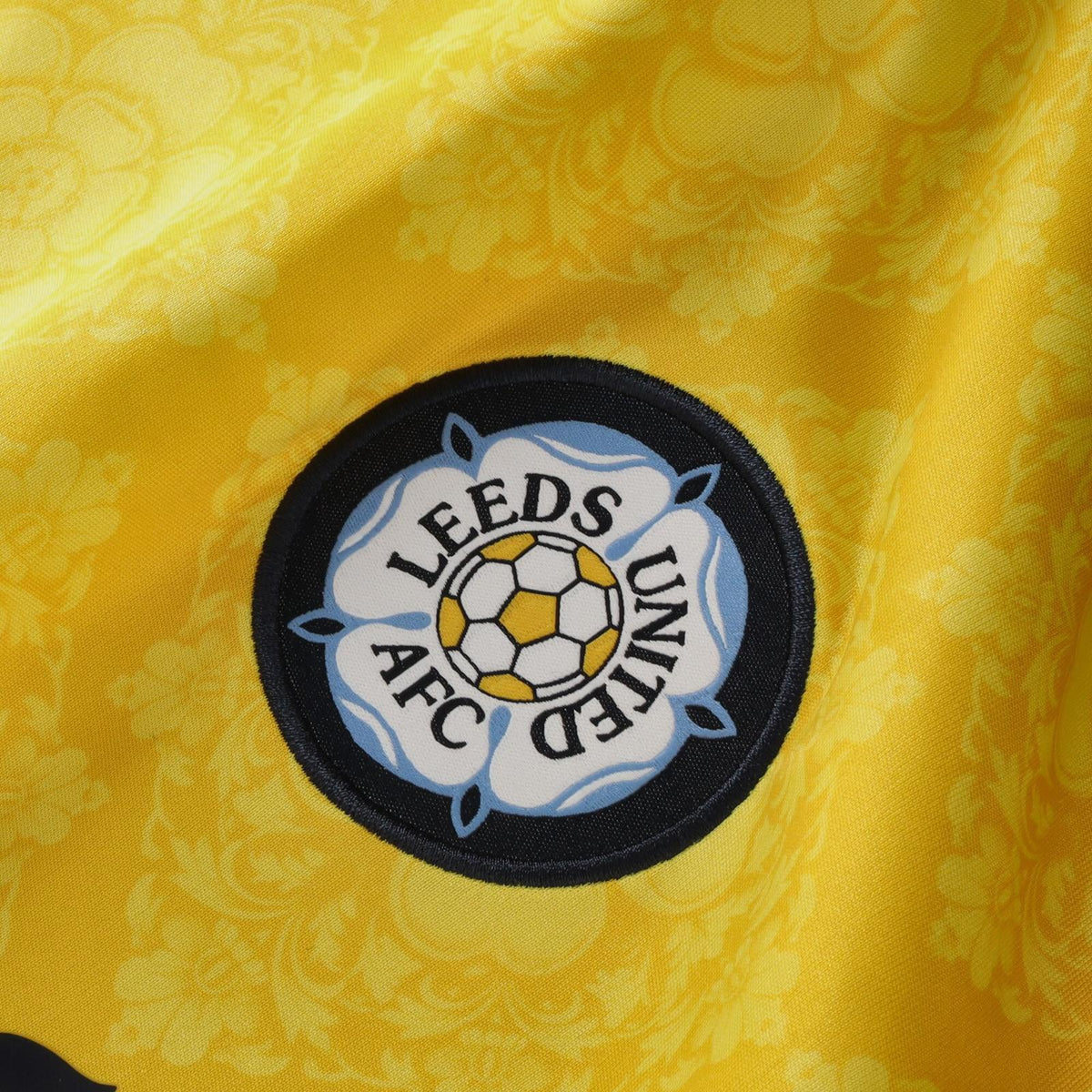 Leeds United Away 26/27 Kids Shirt Kit