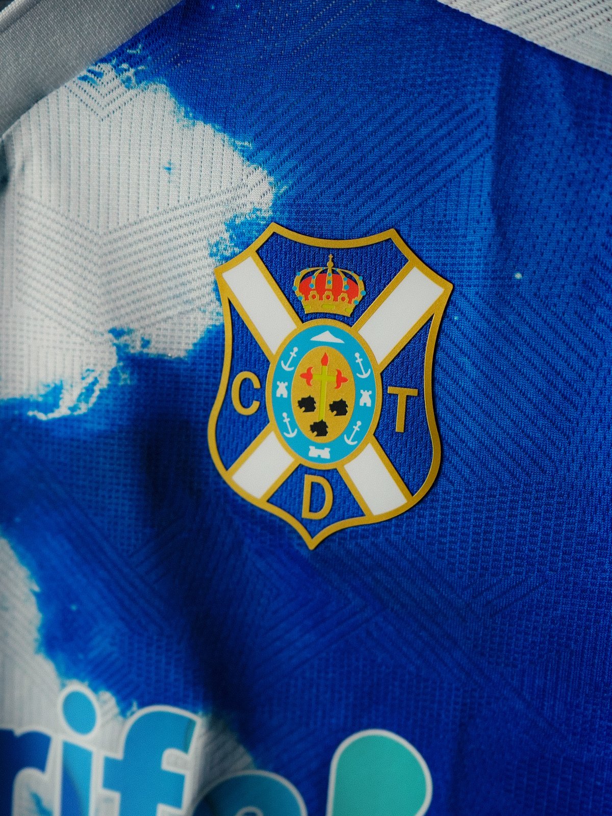 Home 26/27 Kids Shirt Kit
