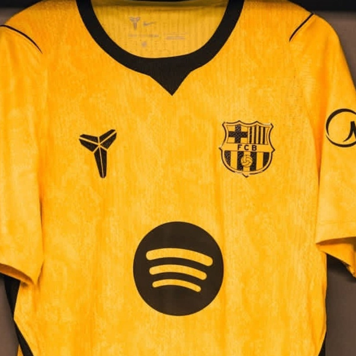 Barcelona Goalkeeper 26/27 Kids Shirt Kit - Yellow