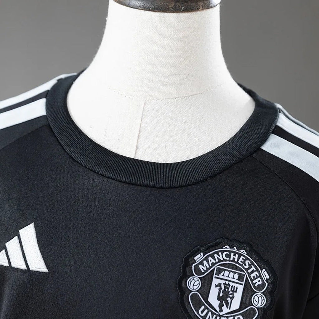 Manchester United Goalkeeper 26/27 Kids Shirt Kit - Black