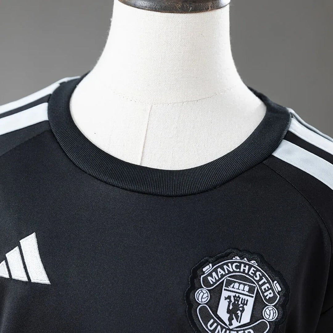 Manchester United Goalkeeper 26/27 Kids Shirt Kit - Black