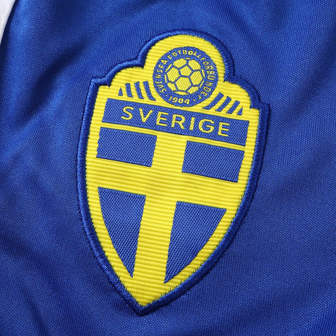 Sweden Home 26/27 Kids Shirt Kit