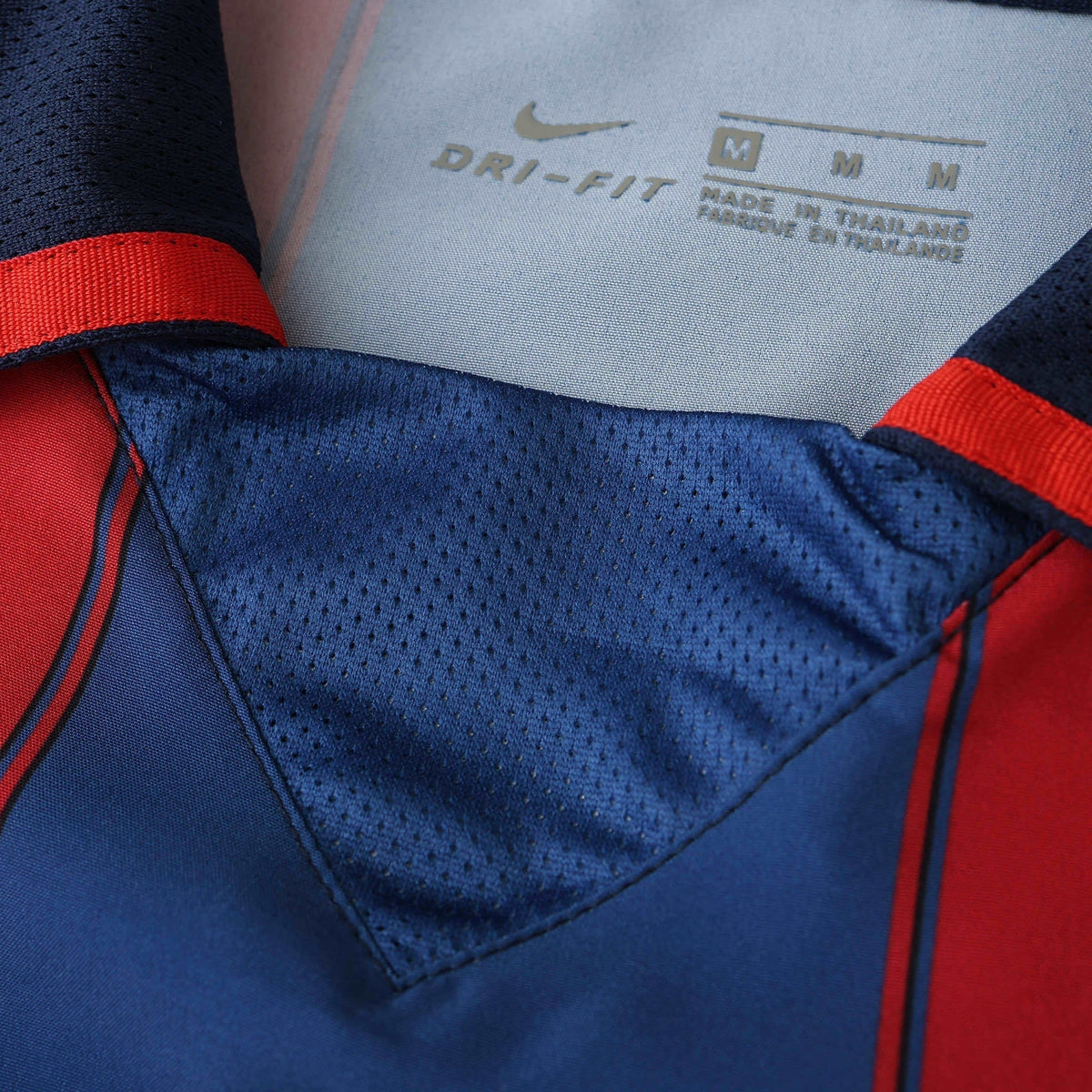 Barcelona Retro Home 03/04 Men's Shirt